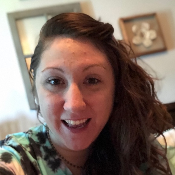 Meet your Posher, Christina - Picture 1 of 1